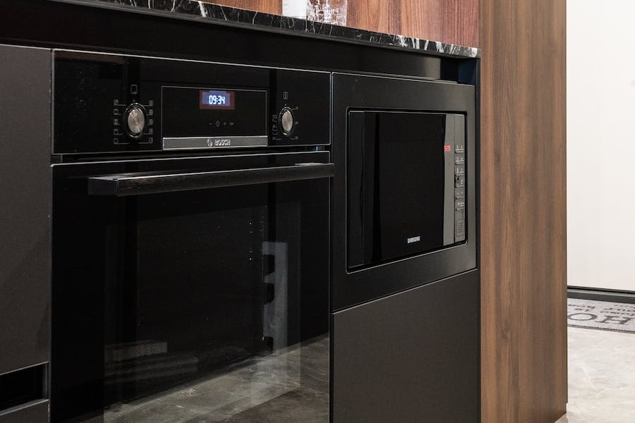 Best Types of Ovens for Baking Cakes Guide The Thin Kitchen